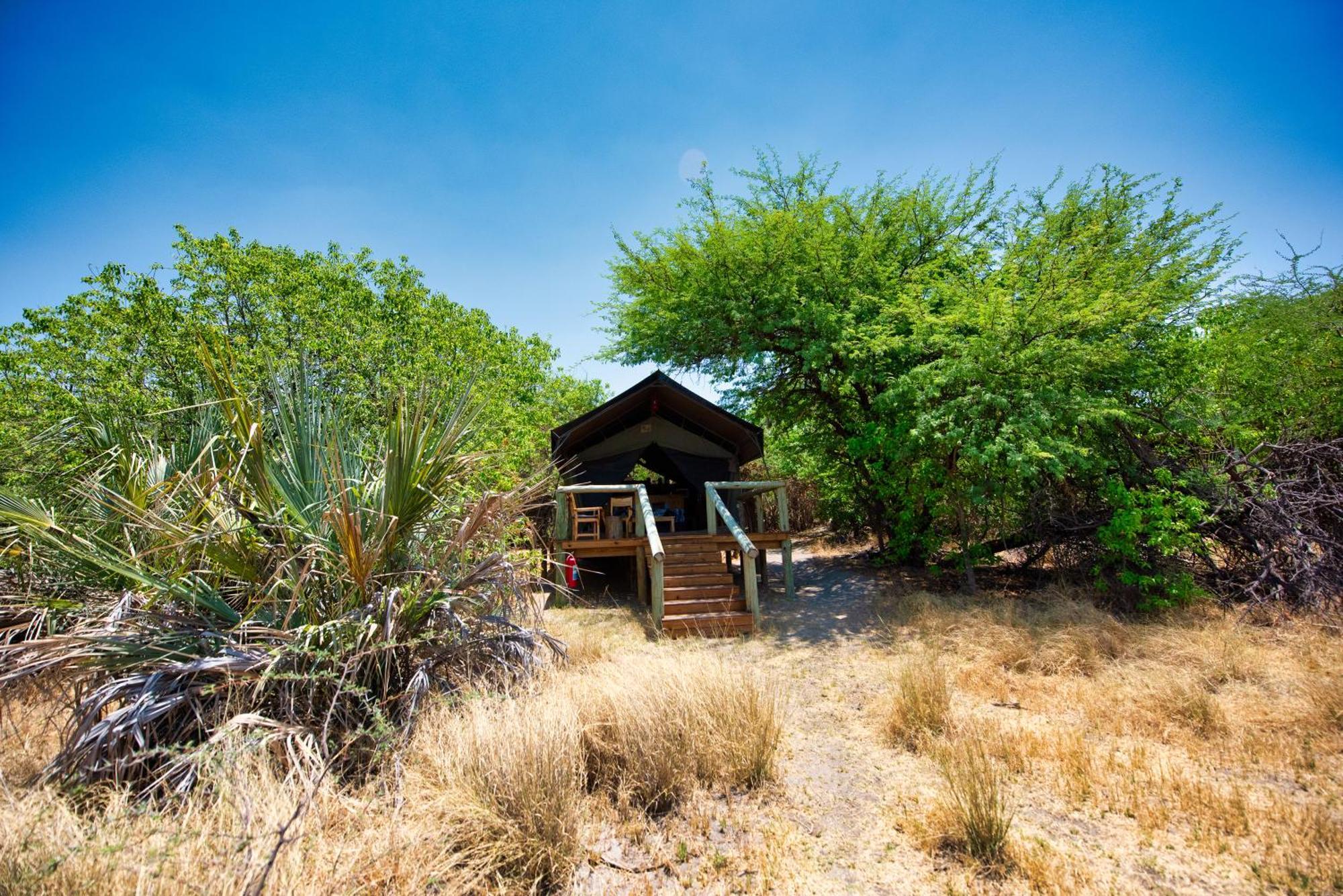 Semowi Lodge And Campsites Mirapene Room photo